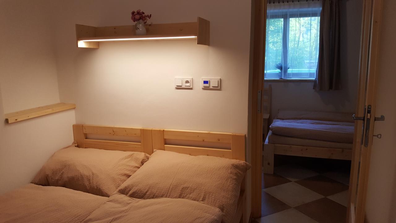 Dum Bratri Capku Hotel Budislav  Ngoại thất bức ảnh